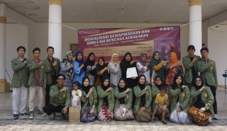 Socialization of Fire Disaster Preparedness and Simulation in Tanjungsari Village, Jonggol, Bogor Regency by MBKM ABN FIKES UPNVJ Students