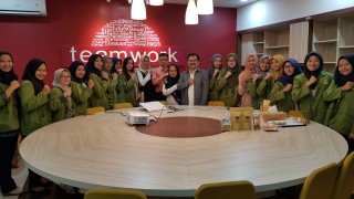 Mahasiswa Prodi Ilmu Gizi Mempresentasikan Produk yang akan Diajukan HAKI dan Paten di Hadapan Pimpinan UPN Veteran Jakarta