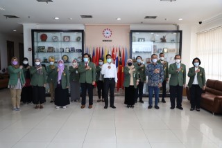 Penandatangan Kerjasama SEAMEO SEAMOLEC dengan FIKES UPN Veteran Jakarta
