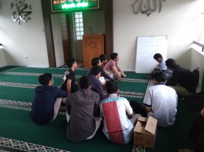 Kegiatan Rutin Qusyik (Qur'an asyik) UPN Veteran Jakarta