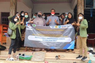Pelaksanaan Pendampingan Pengembangan Website Kesehatan Ibu dan Anak di Desa Rajaiyang, Indramayu oleh Dosen dan mahasiswa Jurusan Fisioterapi
