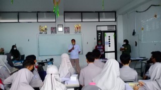 Promosi Program Studi Fisioterapi UPN Veteran Jakarta di SMA Perjuangan Terpadu Depok