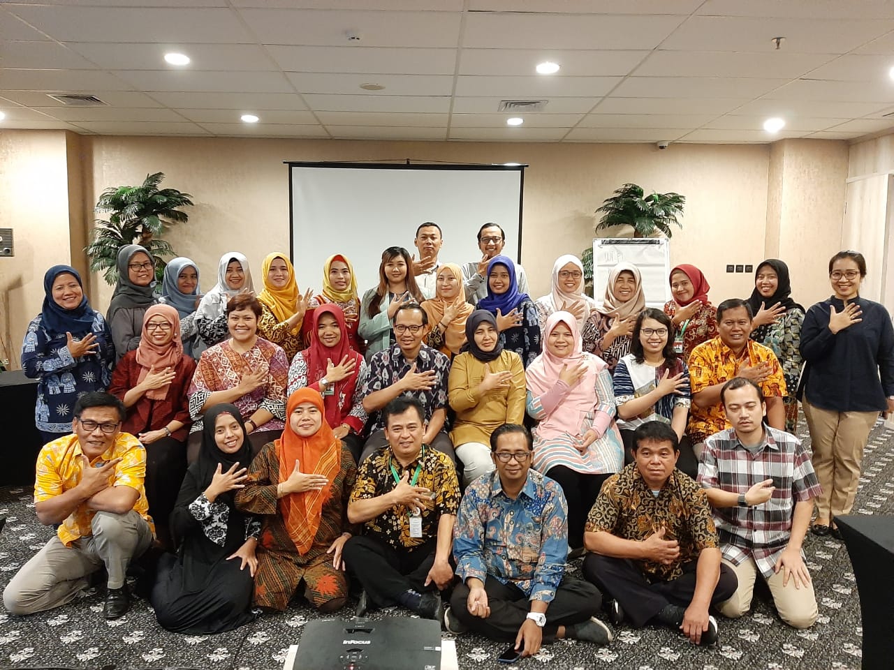 WhatsApp_Image_2019-11-28_at_11.11.59.jpeg WhatsApp_Image_2019-11-28_at_11.11.59.jpeg