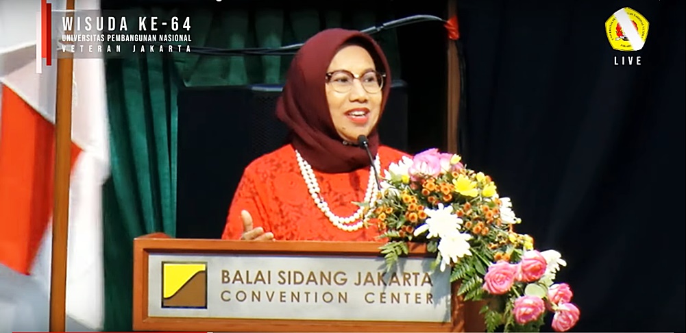 wisuda2.jpg wisuda2.jpg