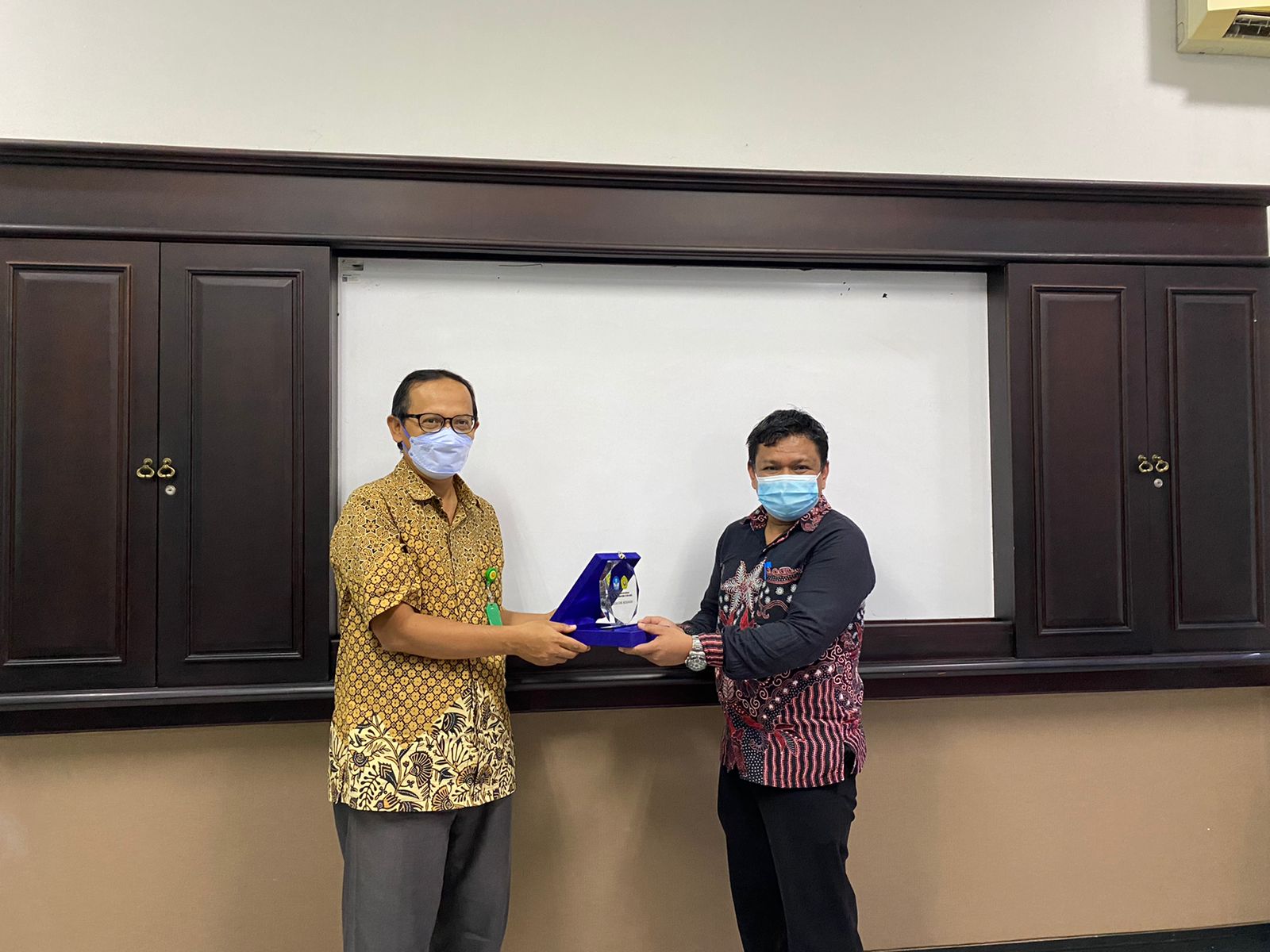 WhatsApp_Image_2021-08-27_at_19.31.04.jpeg WhatsApp_Image_2021-08-27_at_19.31.04.jpeg