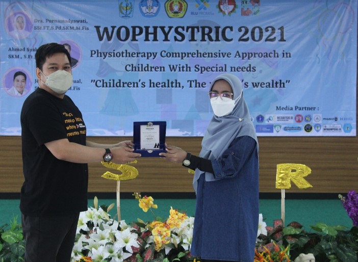 WOPHYStric2.jpg WOPHYStric2.jpg